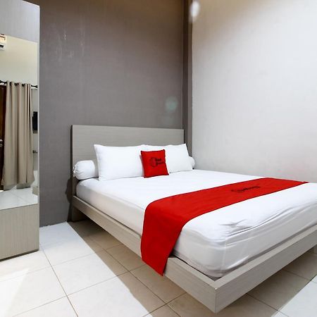 RedDoorz Plus near UPN Jogjakarta 2 Maguwo Bagian luar foto