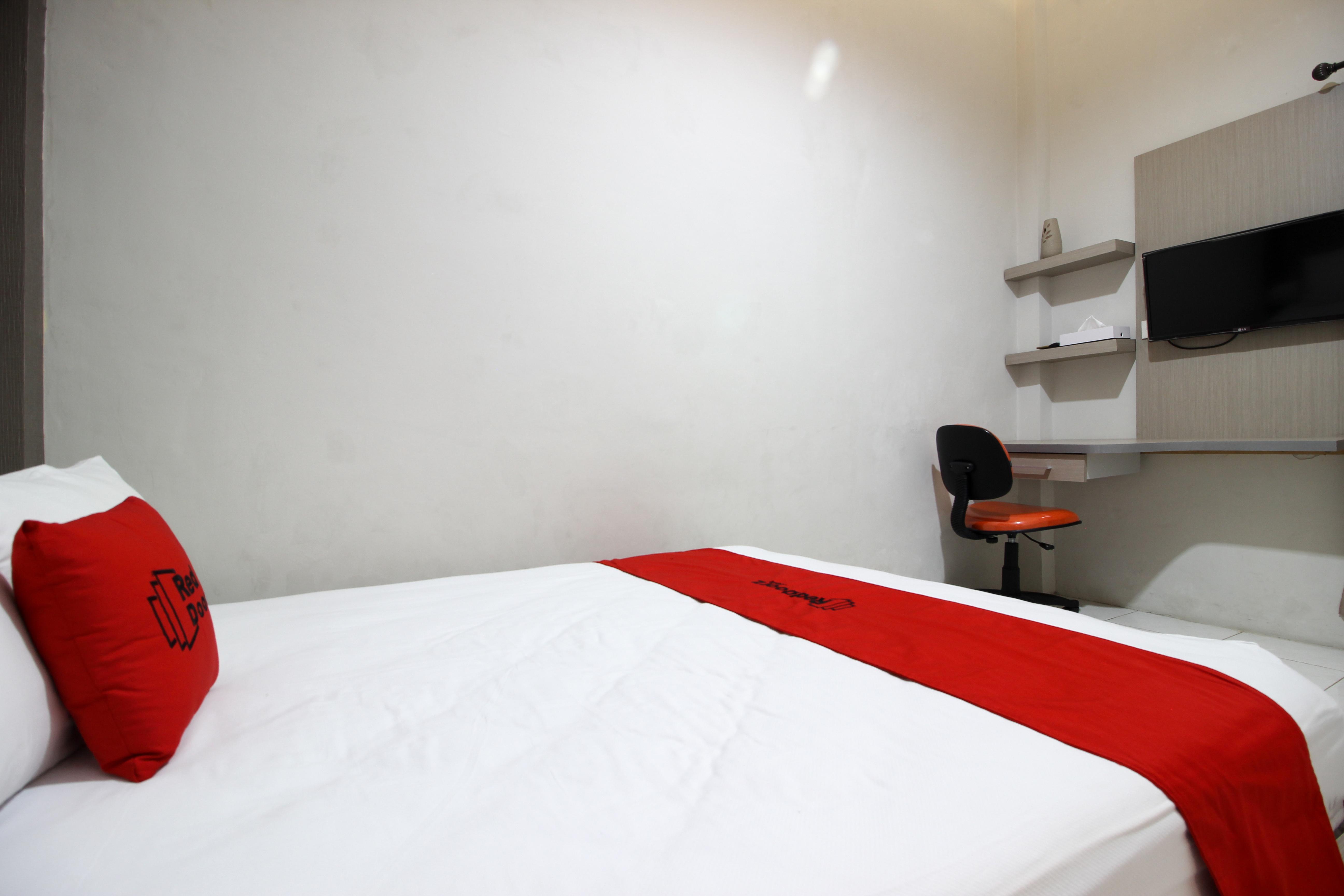 RedDoorz Plus near UPN Jogjakarta 2 Maguwo Bagian luar foto