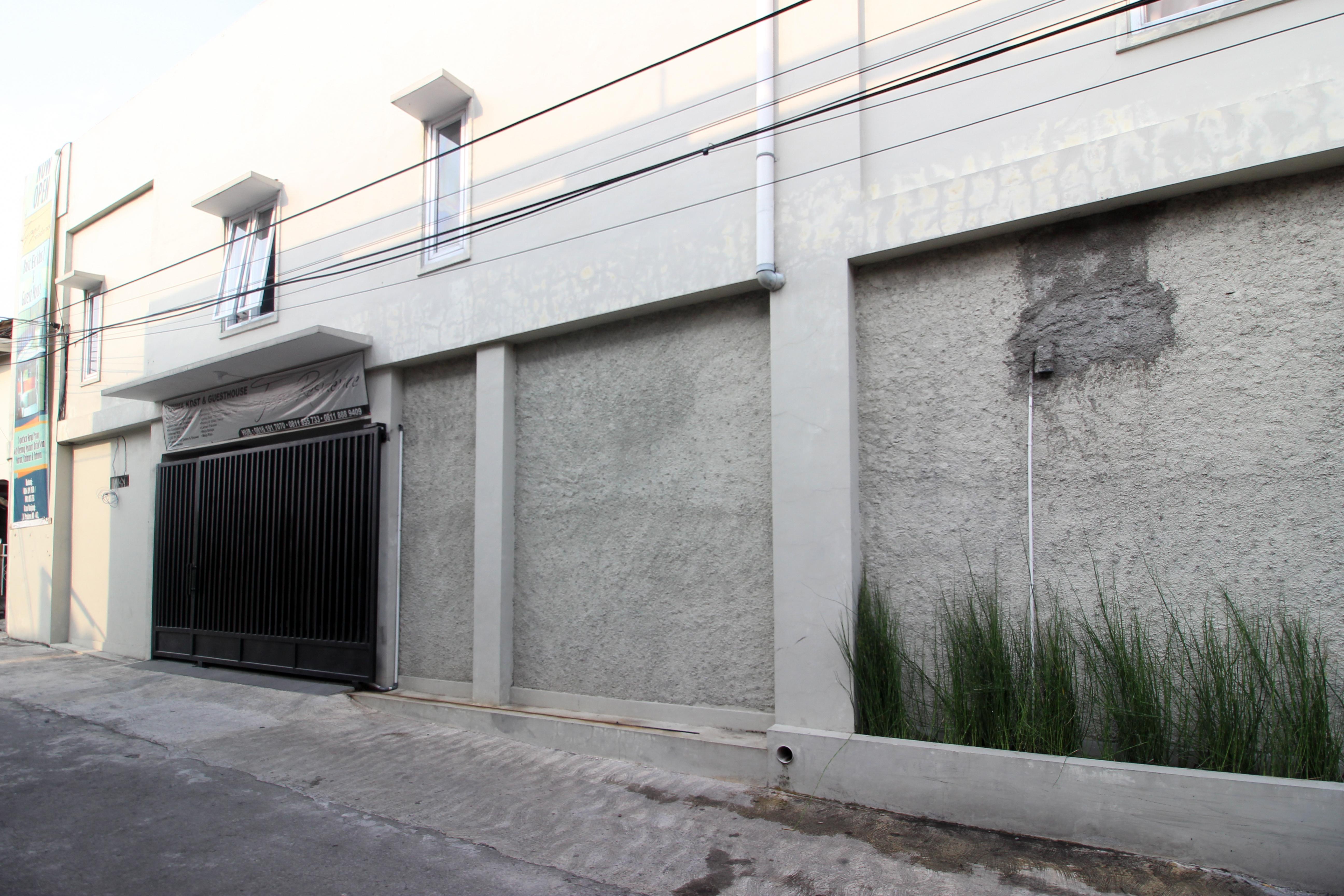 RedDoorz Plus near UPN Jogjakarta 2 Maguwo Bagian luar foto
