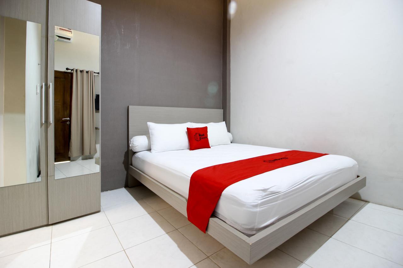 RedDoorz Plus near UPN Jogjakarta 2 Maguwo Bagian luar foto