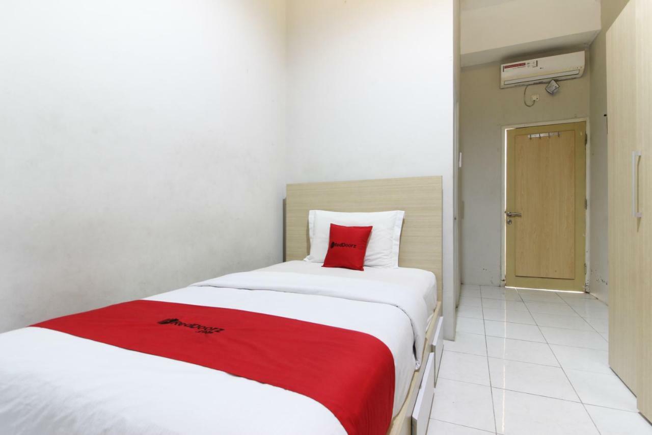 RedDoorz Plus near UPN Jogjakarta 2 Maguwo Bagian luar foto